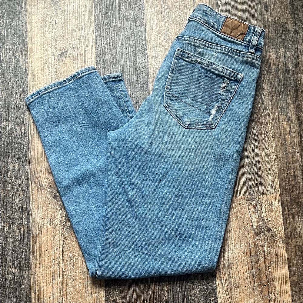 American Eagle Outfitters Light Blue Boyfriend Jeans